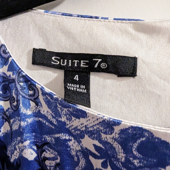 SUITE 7 | Blue and white damask satin like dress, 4, sleeveless, zipper back - Picture 5 of 10
